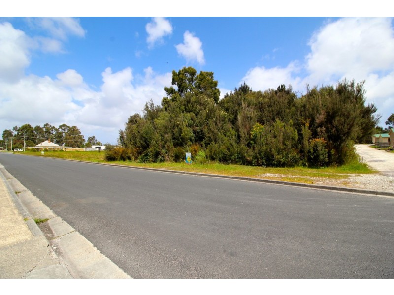 32 Frazer Street, Strahan TAS 7468