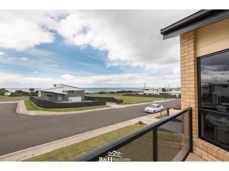 22 Oceanside Boulevard, Sulphur Creek TAS 7316
