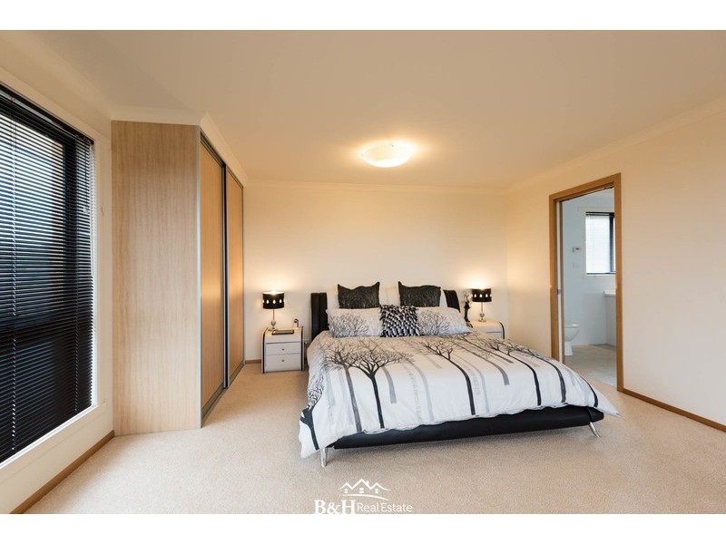 22 Oceanside Boulevard, Sulphur Creek TAS 7316