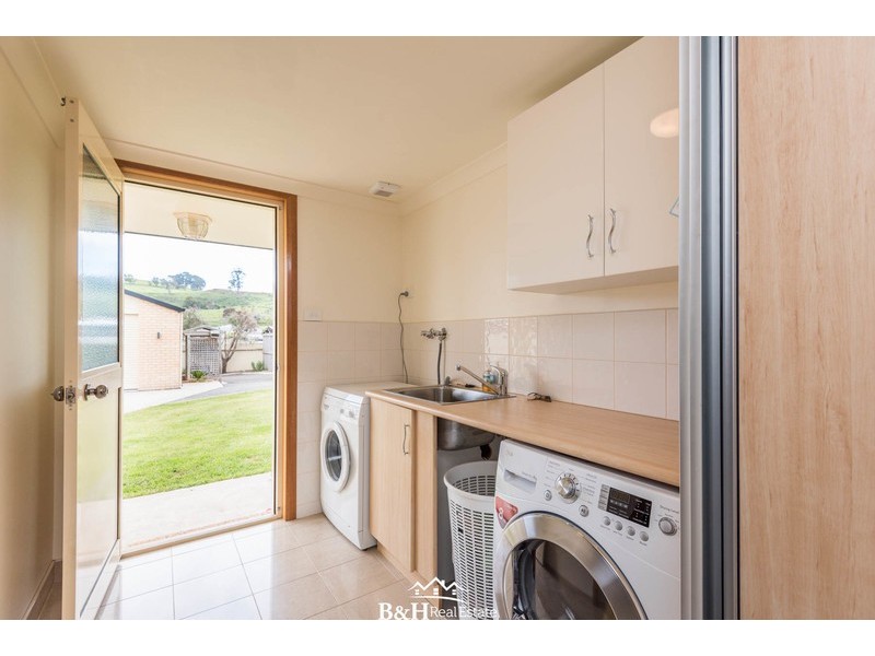 22 Oceanside Boulevard, Sulphur Creek TAS 7316