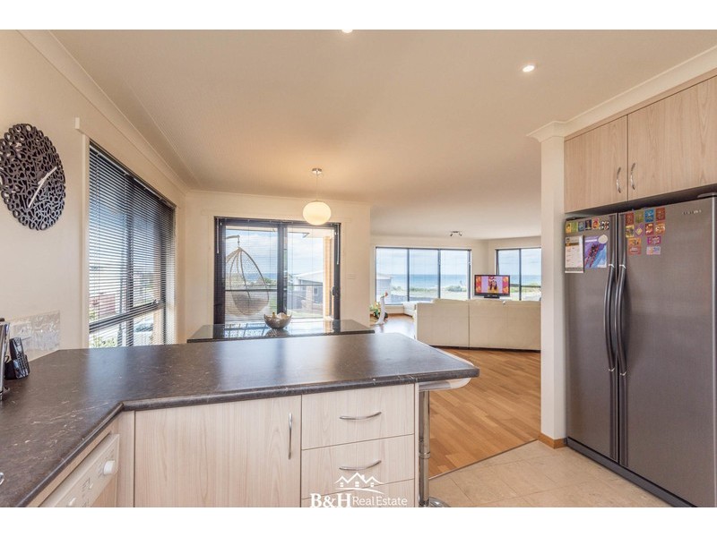 22 Oceanside Boulevard, Sulphur Creek TAS 7316