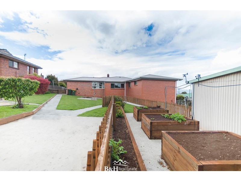 1 Gilmour Crescent, Somerset TAS 7322