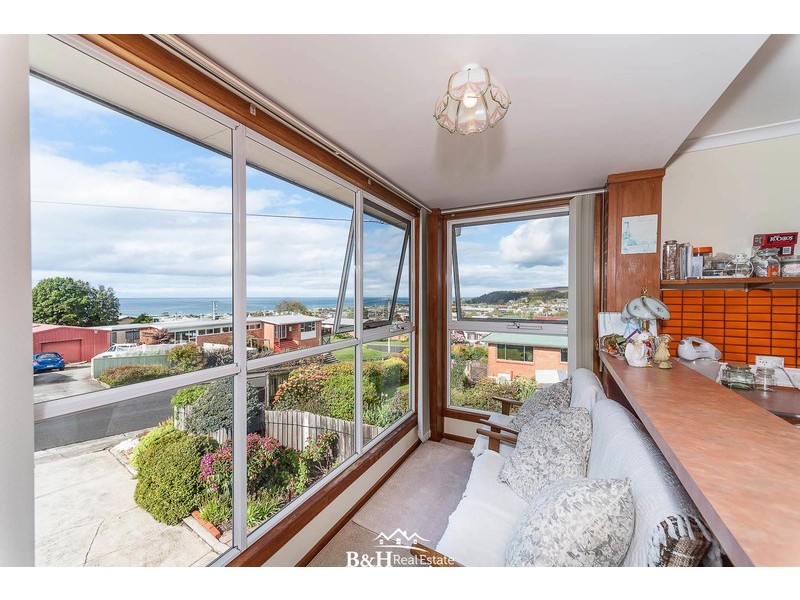 1 Gilmour Crescent, Somerset TAS 7322