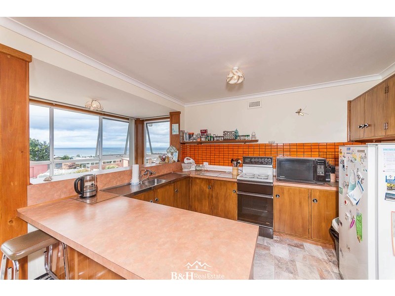 1 Gilmour Crescent, Somerset TAS 7322