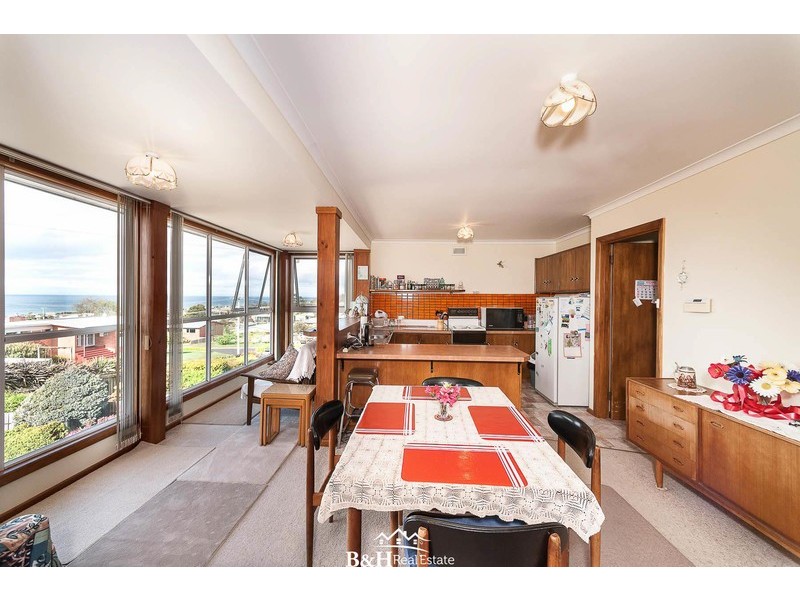 1 Gilmour Crescent, Somerset TAS 7322