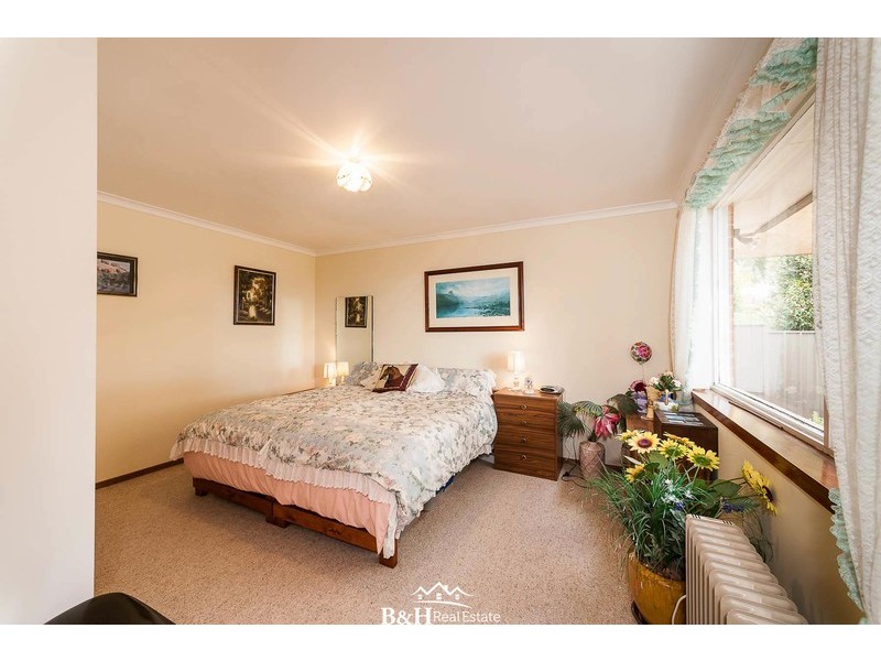 1 Gilmour Crescent, Somerset TAS 7322