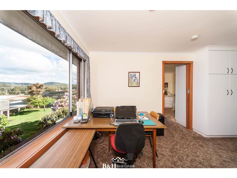 1 Gilmour Crescent, Somerset TAS 7322