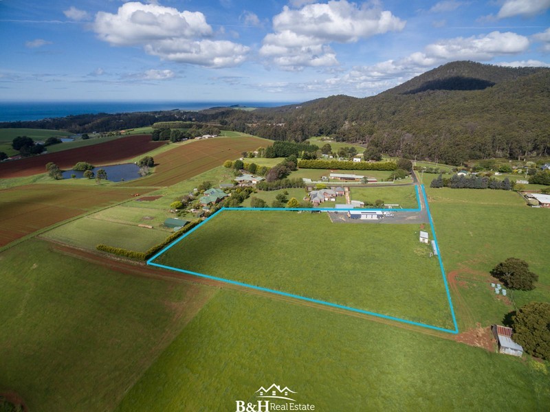 15 Isaac Road, Penguin TAS 7316