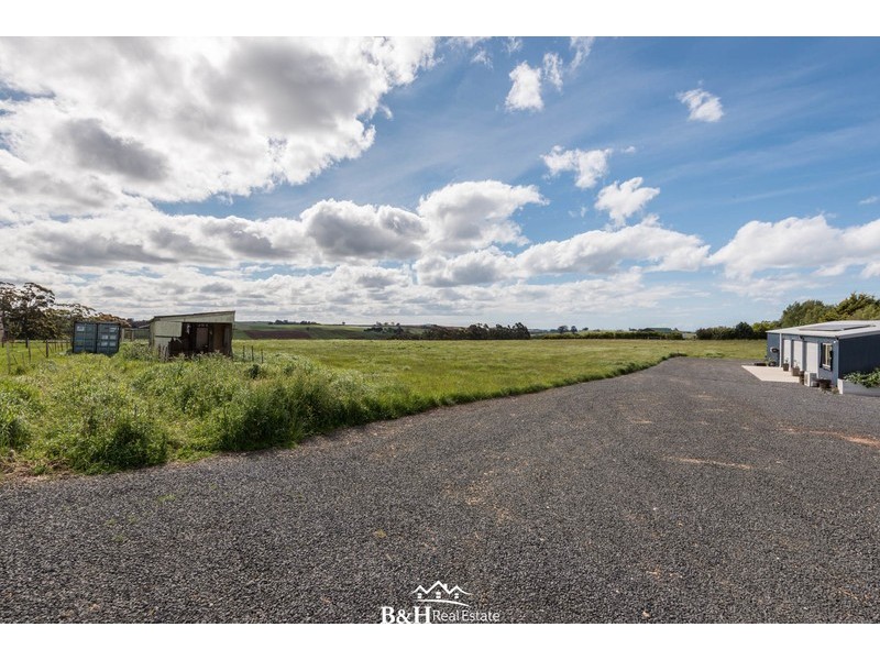 15 Isaac Road, Penguin TAS 7316