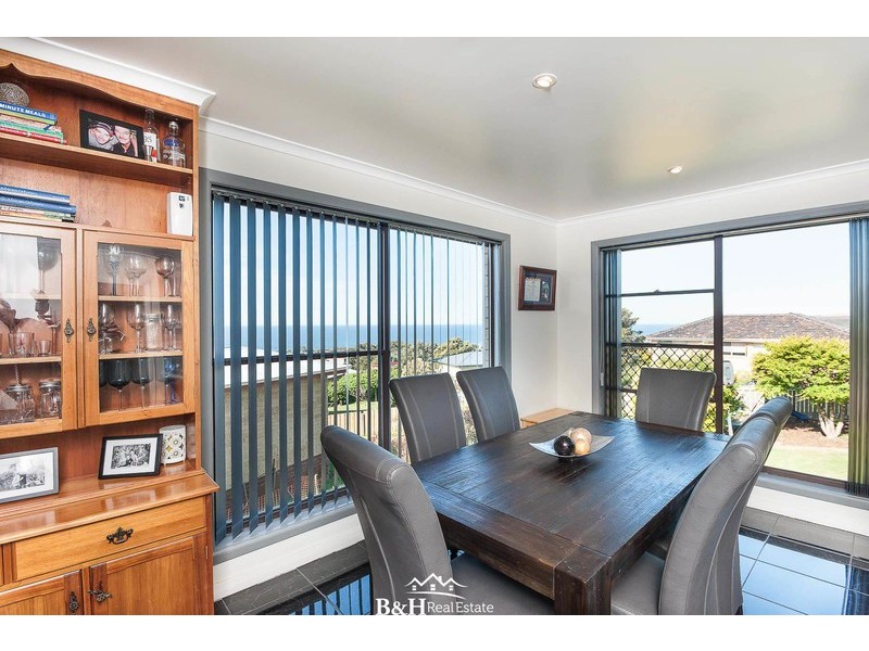 2 Oonah Crescent, Somerset TAS 7322