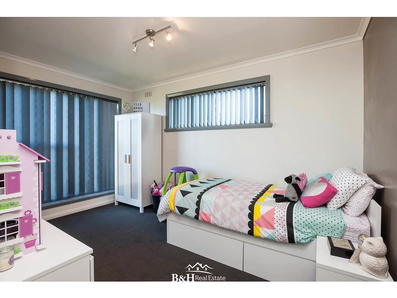 2 Oonah Crescent, Somerset TAS 7322