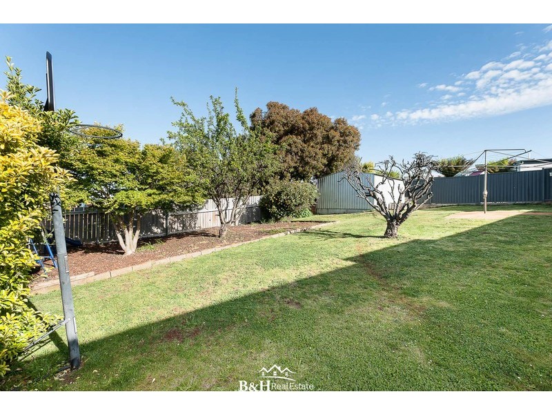 2 Oonah Crescent, Somerset TAS 7322