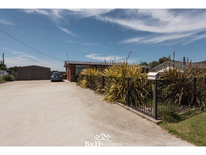 97 South Road, Penguin TAS 7316