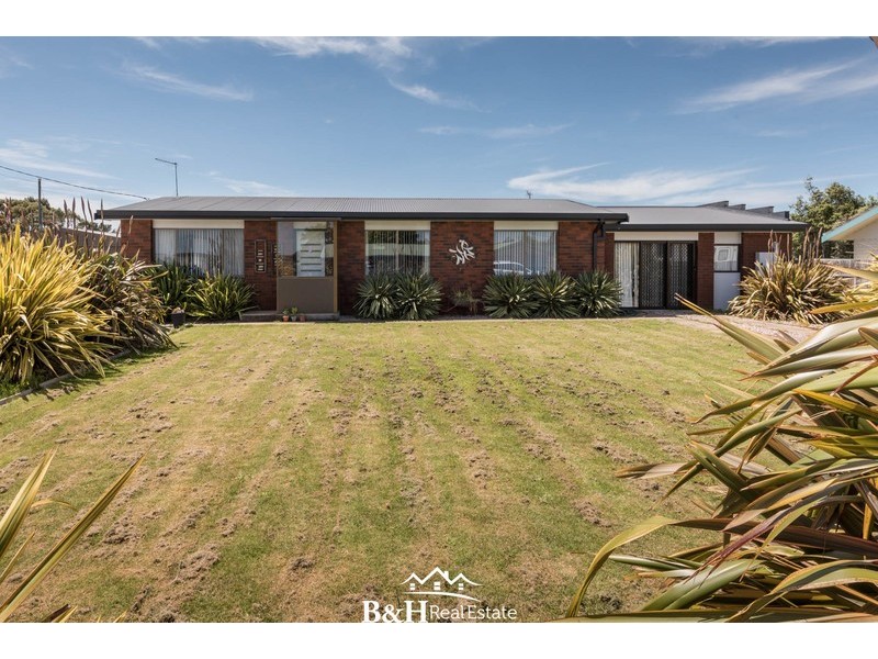 97 South Road, Penguin TAS 7316