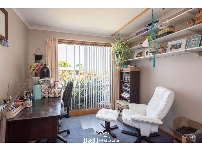 97 South Road, Penguin TAS 7316