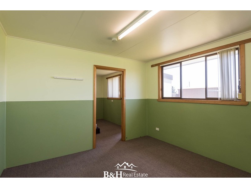 97 South Road, Penguin TAS 7316