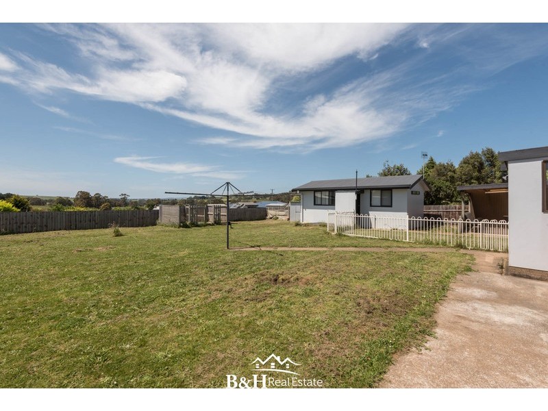 97 South Road, Penguin TAS 7316