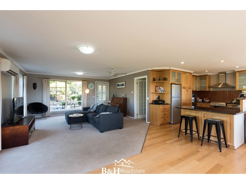 70 Lakeside Drive, Acacia Hills TAS 7306