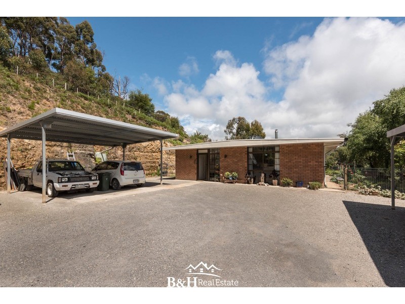 294 South Road, West Ulverstone TAS 7315