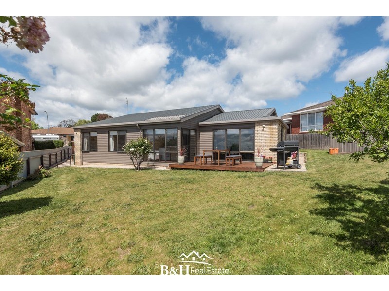 6 Kywong Crescent, West Ulverstone TAS 7315