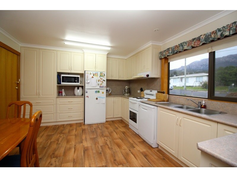 14 Evans Street, Queenstown TAS 7467