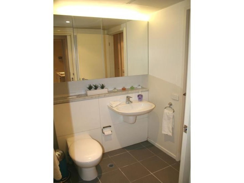 201/28 Wills Street, Melbourne VIC 3000