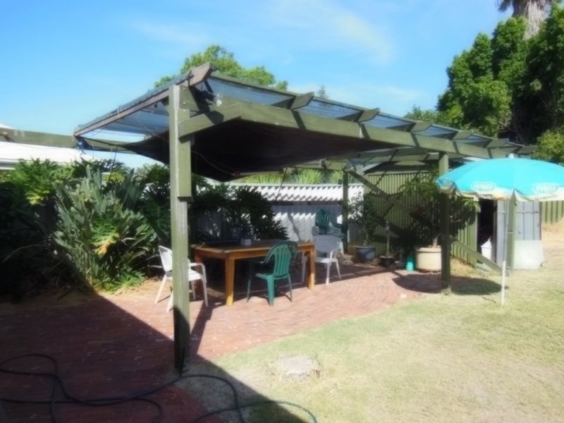 16 Moorehouse Street, Willagee WA 6156