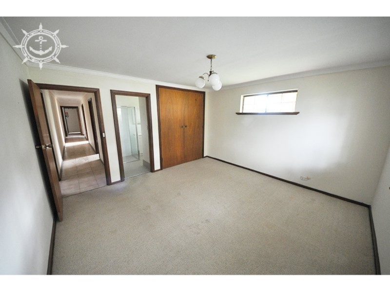 186 Henderson Road, Munster WA 6166