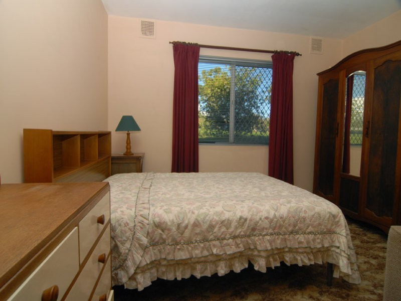 1/142 Watkins Street, White Gum Valley WA 6162