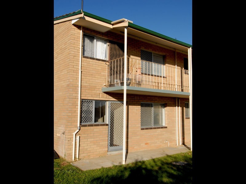 1/142 Watkins Street, White Gum Valley WA 6162