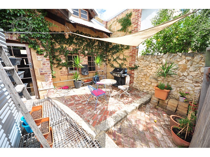 5A Inverlieth Street, Fremantle WA 6160