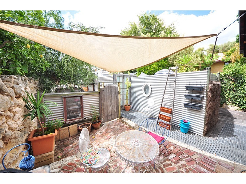 5A Inverlieth Street, Fremantle WA 6160