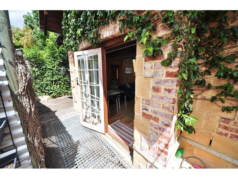 5A Inverlieth Street, Fremantle WA 6160