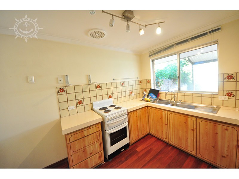 2/35 Watkins Street, White Gum Valley WA 6162