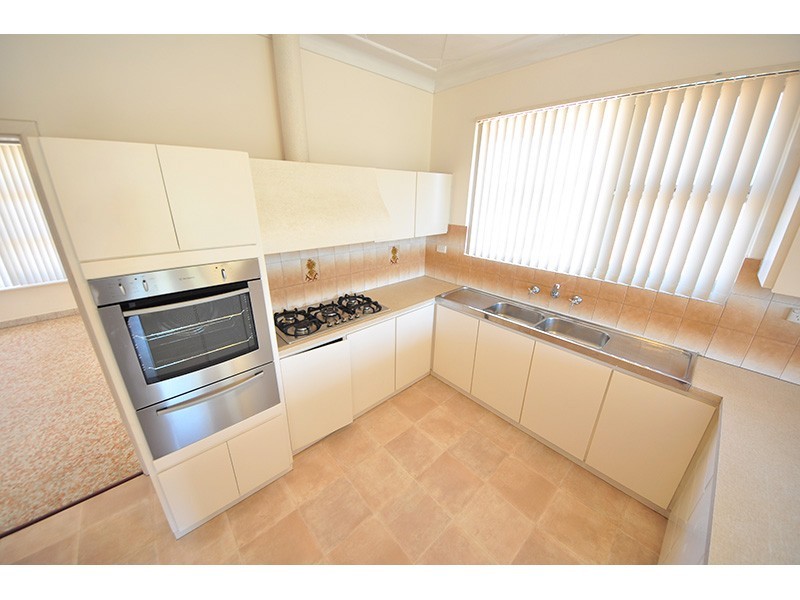 178 South Street, White Gum Valley WA 6162