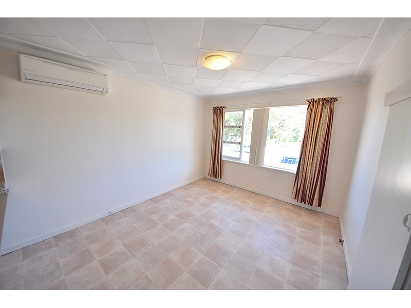 178 South Street, White Gum Valley WA 6162