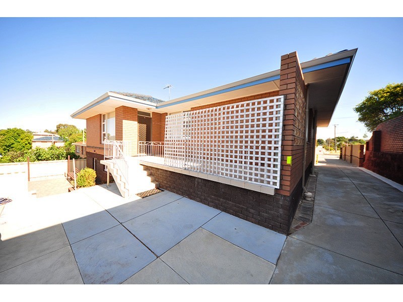 178 South Street, White Gum Valley WA 6162