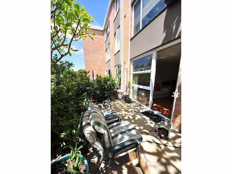 9/221 CLONTARF Road, Hamilton Hill WA 6163