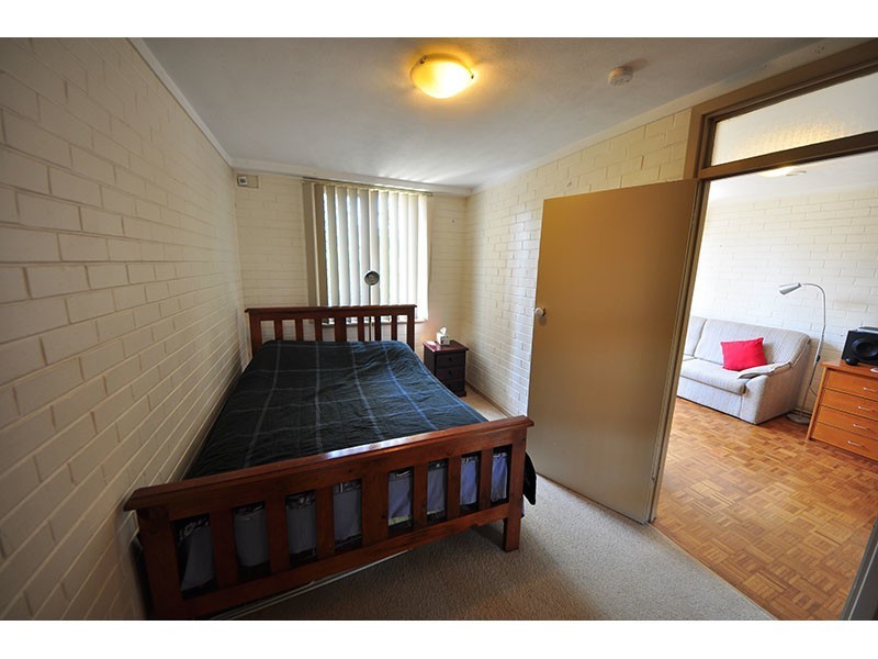 9/221 CLONTARF Road, Hamilton Hill WA 6163