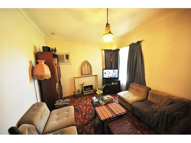 10 Coolbellup Avenue, Coolbellup WA 6163