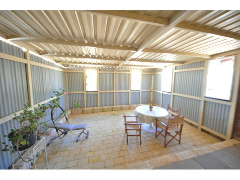 10 Coolbellup Avenue, Coolbellup WA 6163