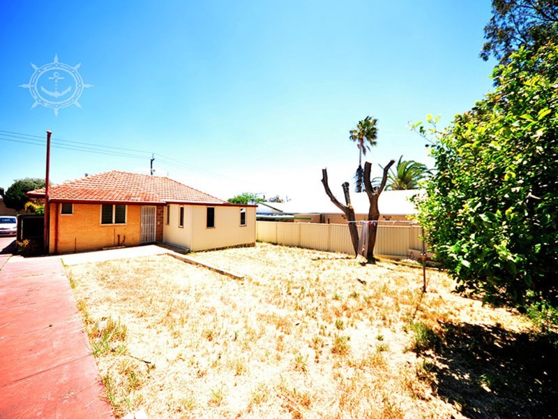 10 Coolbellup Avenue, Coolbellup WA 6163