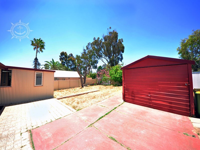 10 Coolbellup Avenue, Coolbellup WA 6163