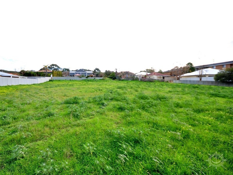 10 Southend Road, Hamilton Hill WA 6163