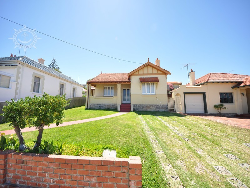 12 Hampton Road, Fremantle WA 6160