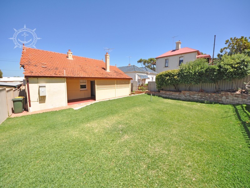 12 Hampton Road, Fremantle WA 6160
