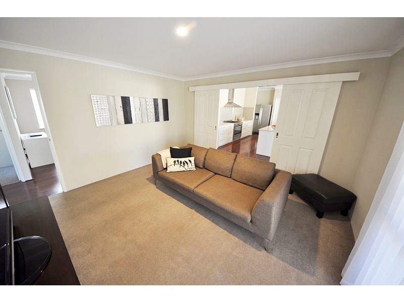 42 Lamond Street, Melville WA 6156