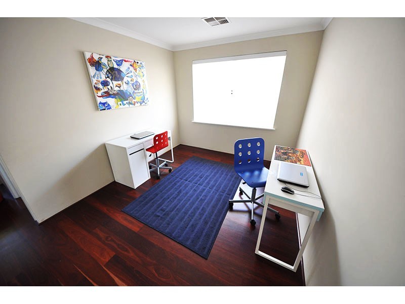 42 Lamond Street, Melville WA 6156