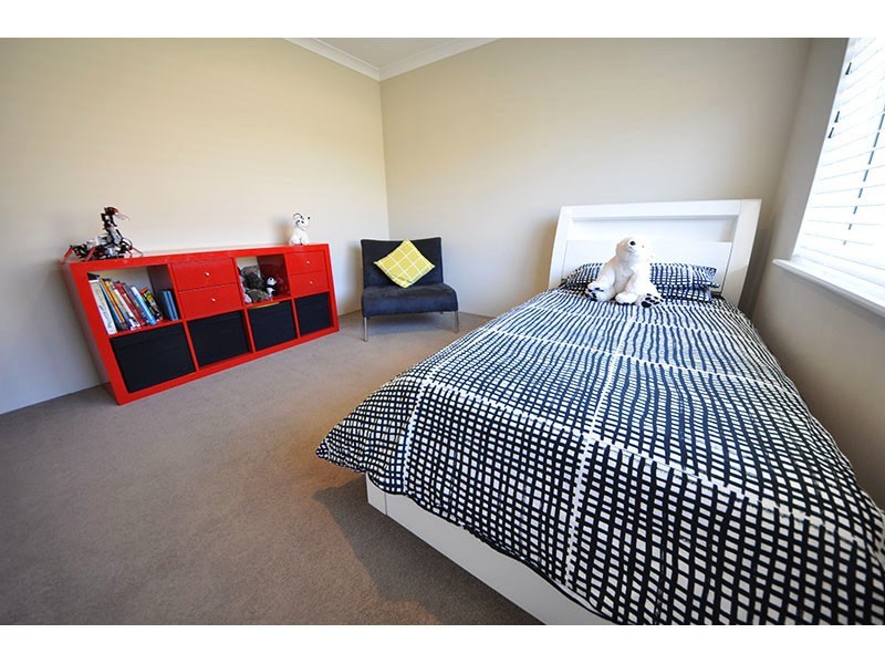 42 Lamond Street, Melville WA 6156