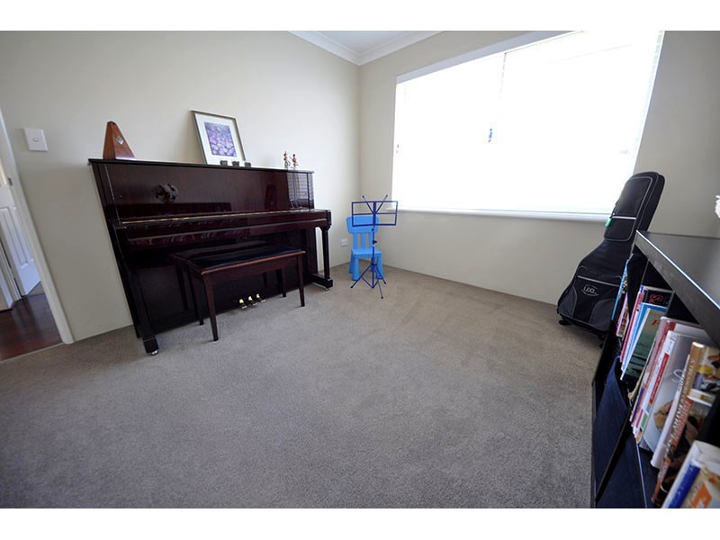 42 Lamond Street, Melville WA 6156